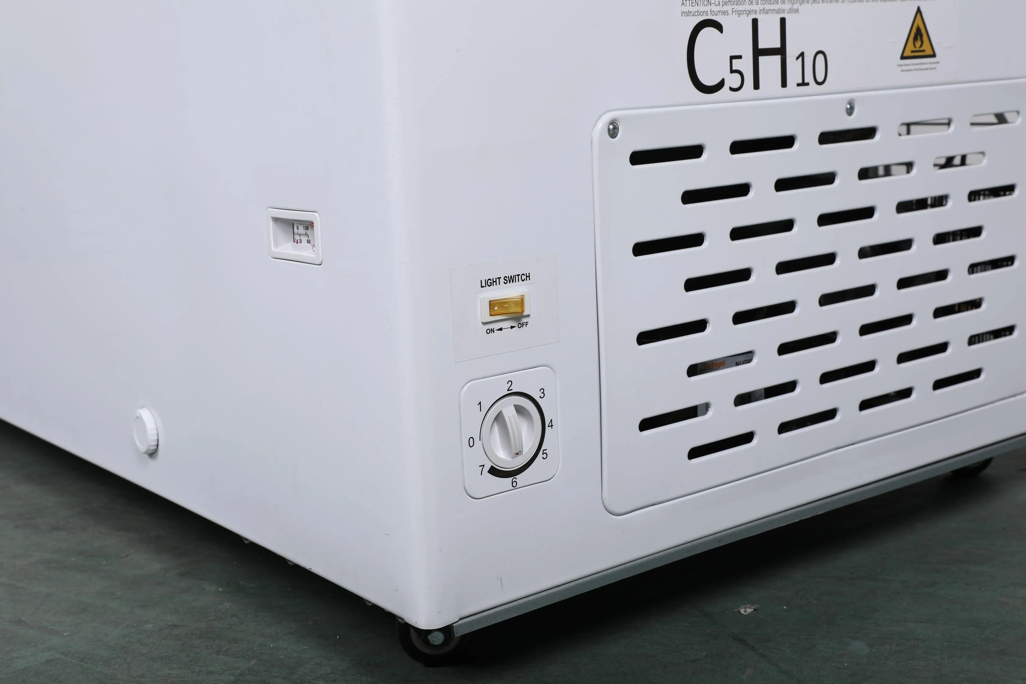 FDF20CF 61'' Width Horizontal Display Island Freezer - Nafcool™ Commercial Freezer Icecream, frozen food, Ice bag and Gelato
