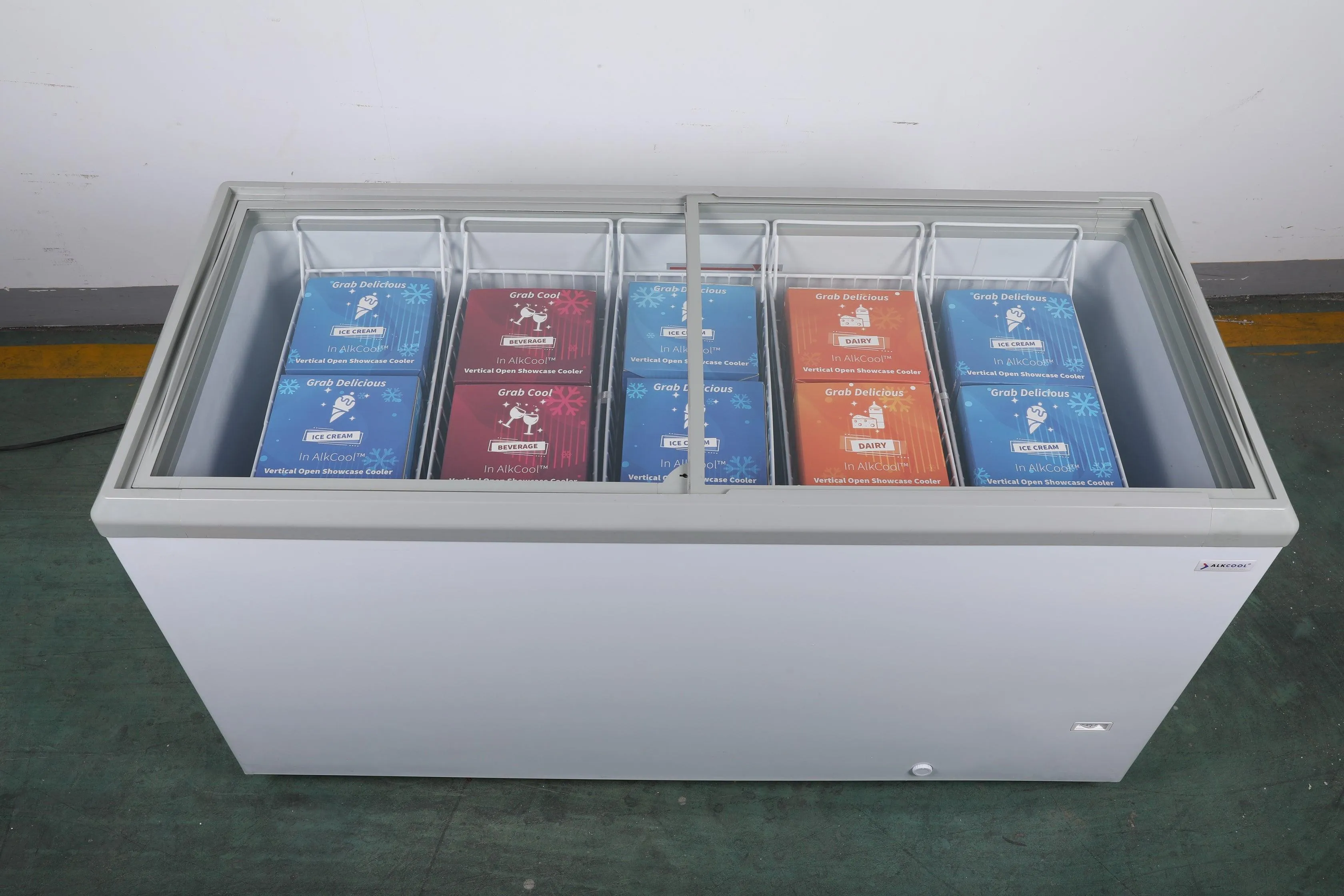 FDF20CF 61'' Width Horizontal Display Island Freezer - Nafcool™ Commercial Freezer Icecream, frozen food, Ice bag and Gelato